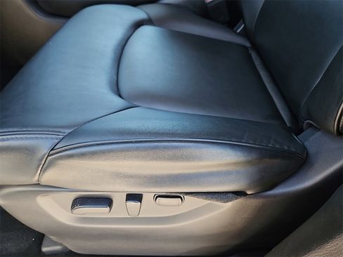 Used 2024 Nissan Armada SV image 21