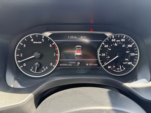 Used 2024 Nissan Rogue SV FWD image 11