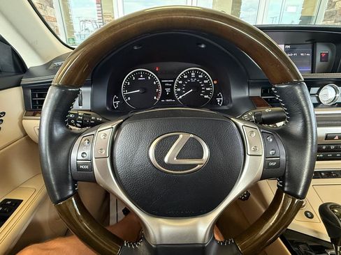 Used 2014 Lexus ES 350 w/ Luxury Package FWD image 23