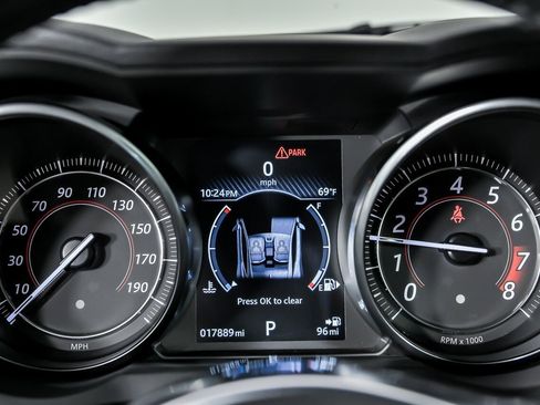 Used 2018 Jaguar F-TYPE R-Dynamic AWD/4WD image 25