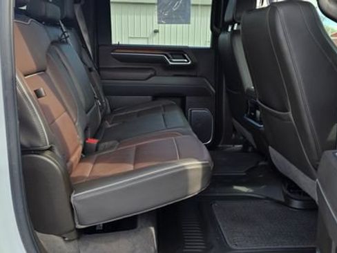 Used 2025 GMC Sierra 3500 Denali AWD/4WD image 13