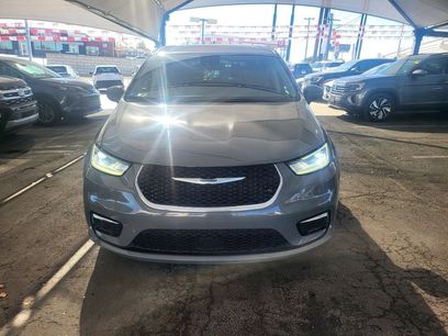Used 2023 Chrysler Pacifica Touring-L