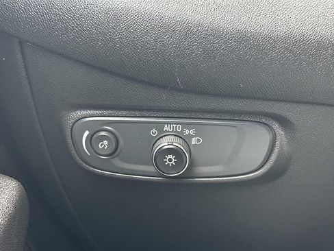 Used 2024 Chevrolet Equinox LS w/ LS Convenience Package FWD image 25