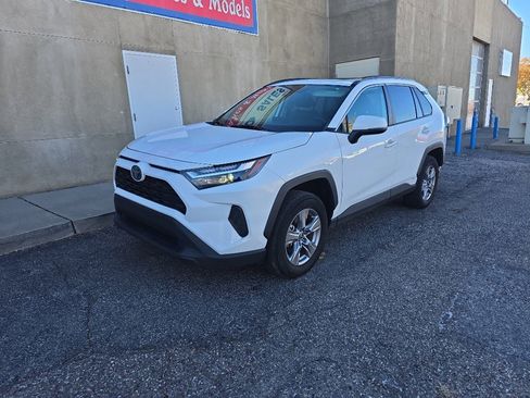 Used 2022 Toyota RAV4 XLE image 3