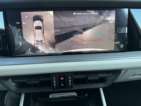 Certified 2026 Porsche Cayenne AWD/4WD image 27