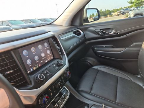 Used 2023 GMC Acadia SLT w/ Preferred Package FWD image 27