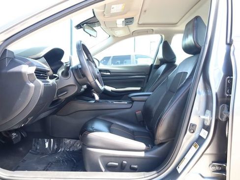 Used 2020 Nissan Altima 2.0 SR FWD image 12