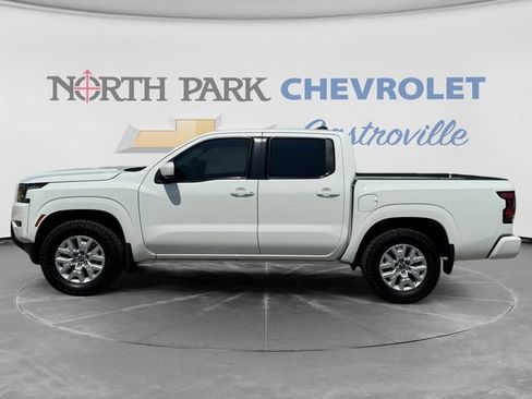 Used 2022 Nissan Frontier SV w/ Technology Package RWD image 6