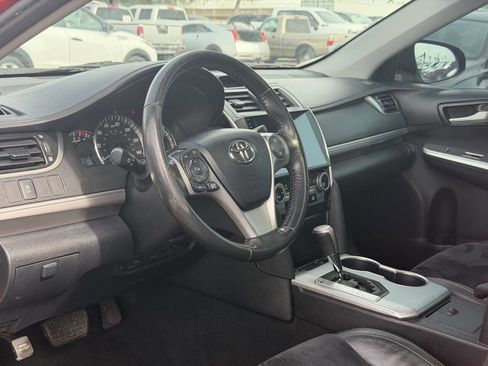 Used 2012 Toyota Camry SE image 18