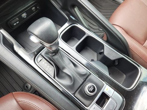 Certified 2023 Kia Telluride EX w/ EX Captain's Chair Package FWD image 19