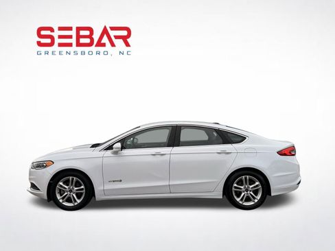Used 2018 Ford Fusion SE w/ Equipment Group 602A FWD image 7