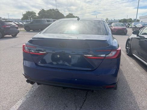 Used 2025 Toyota Camry SE w/ Convenience Package image 5