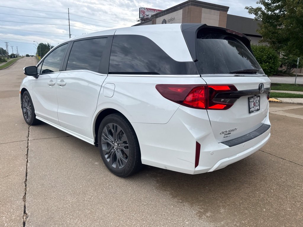 Used 2025 Honda Odyssey Touring image 5