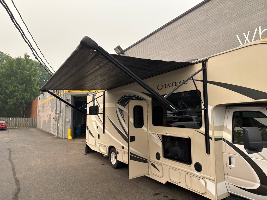 Used 2016 Ford E-450 and Econoline 450 Super Duty w/ Motorhome Prep Package RWD image 47