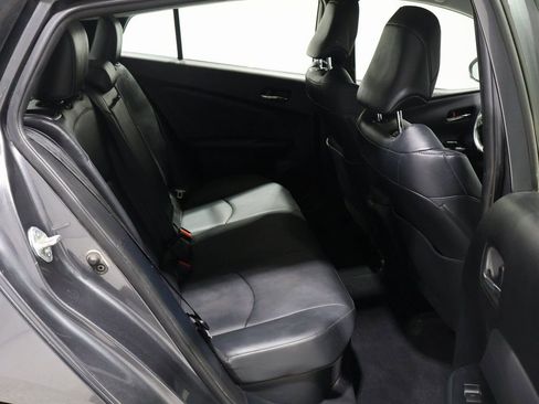 Used 2022 Toyota Prius XLE image 18