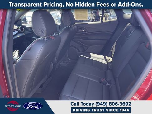 Used 2025 Chevrolet Trax RS w/ Sunroof Package FWD image 19