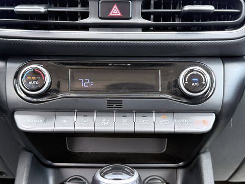 Used 2022 Hyundai Kona Limited FWD image 59