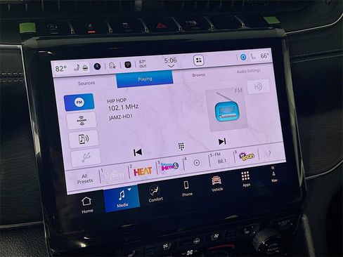 New 2025 Jeep Grand Cherokee Overland w/ Luxury Tech Group IV image 13