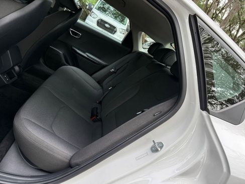 Used 2025 Kia K4 LXS image 35