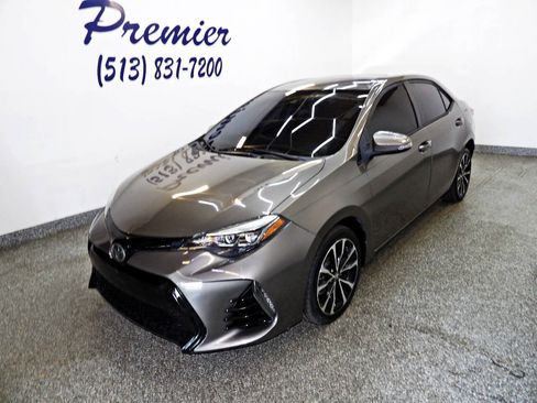 Used 2018 Toyota Corolla SE w/ SE Premium Package FWD image 1