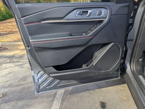 New 2026 Ford Explorer ST-Line w/ ST-Line Street Pack image 9