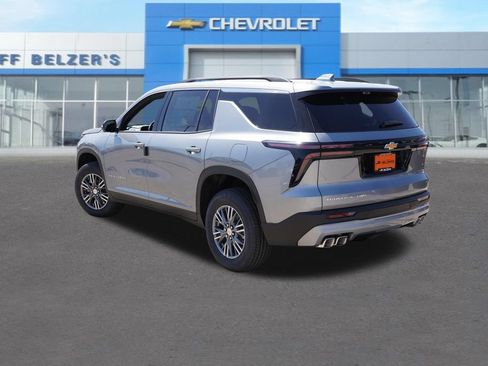 New 2026 Chevrolet Traverse LT w/ Driver Confidence Package AWD/4WD image 5