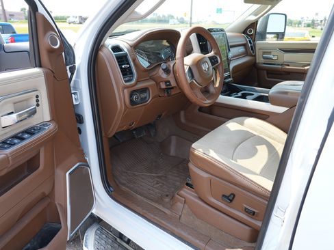 Used 2023 RAM 2500 Laramie AWD/4WD image 13