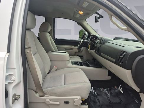 Used 2011 Chevrolet Silverado 3500 LT w/ Interior Plus Package AWD/4WD image 17