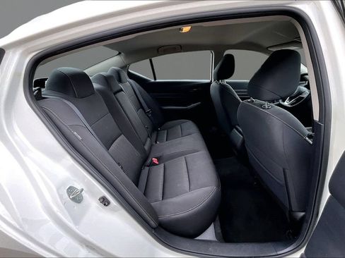 Used 2025 Nissan Altima 2.5 SV FWD image 21