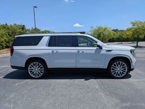 New 2026 GMC Yukon XL Denali AWD/4WD image 2