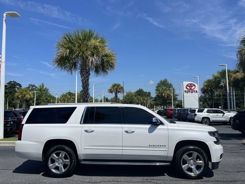 Used 2018 Chevrolet Suburban Premier AWD/4WD image 11