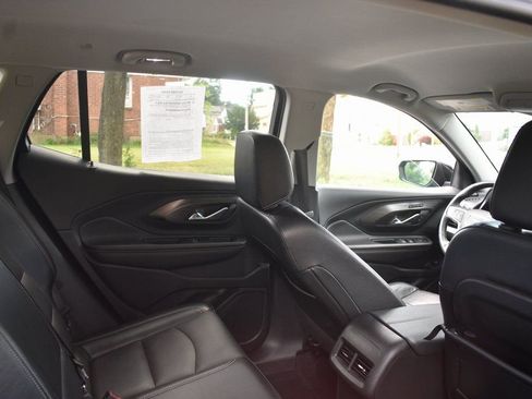 Used 2023 GMC Terrain SLT image 26