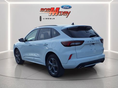 Used 2023 Ford Escape ST-Line w/ Tech Pack #1 AWD/4WD image 7