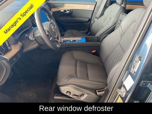 Used 2025 Volvo XC90 B6 Plus AWD/4WD image 9