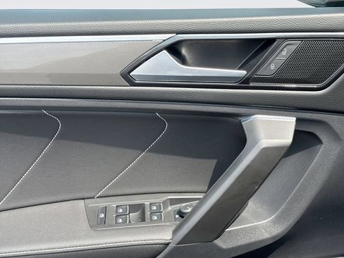 Used 2022 Volkswagen Tiguan SE R-Line FWD image 15