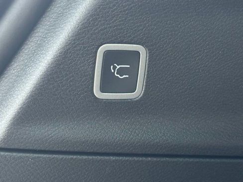 New 2026 Chrysler Pacifica Select FWD image 38