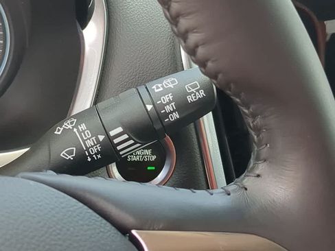 Used 2020 Chevrolet Traverse LT FWD image 24
