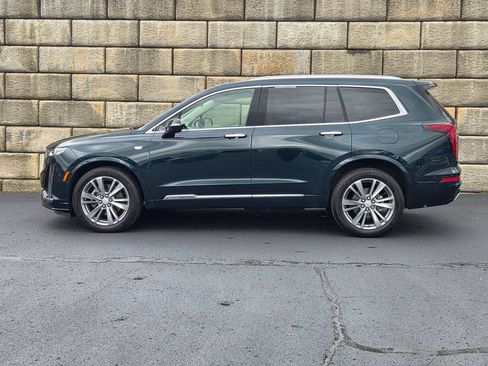 Used 2024 Cadillac XT6 Premium Luxury AWD/4WD image 2