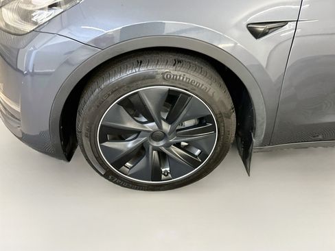 Used 2023 Tesla Model Y Long Range AWD/4WD image 11