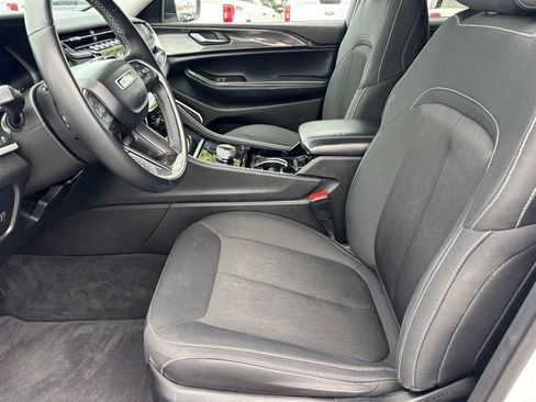 Used 2021 Jeep Grand Cherokee L Laredo w/ Luxury Tech Group I AWD/4WD image 13