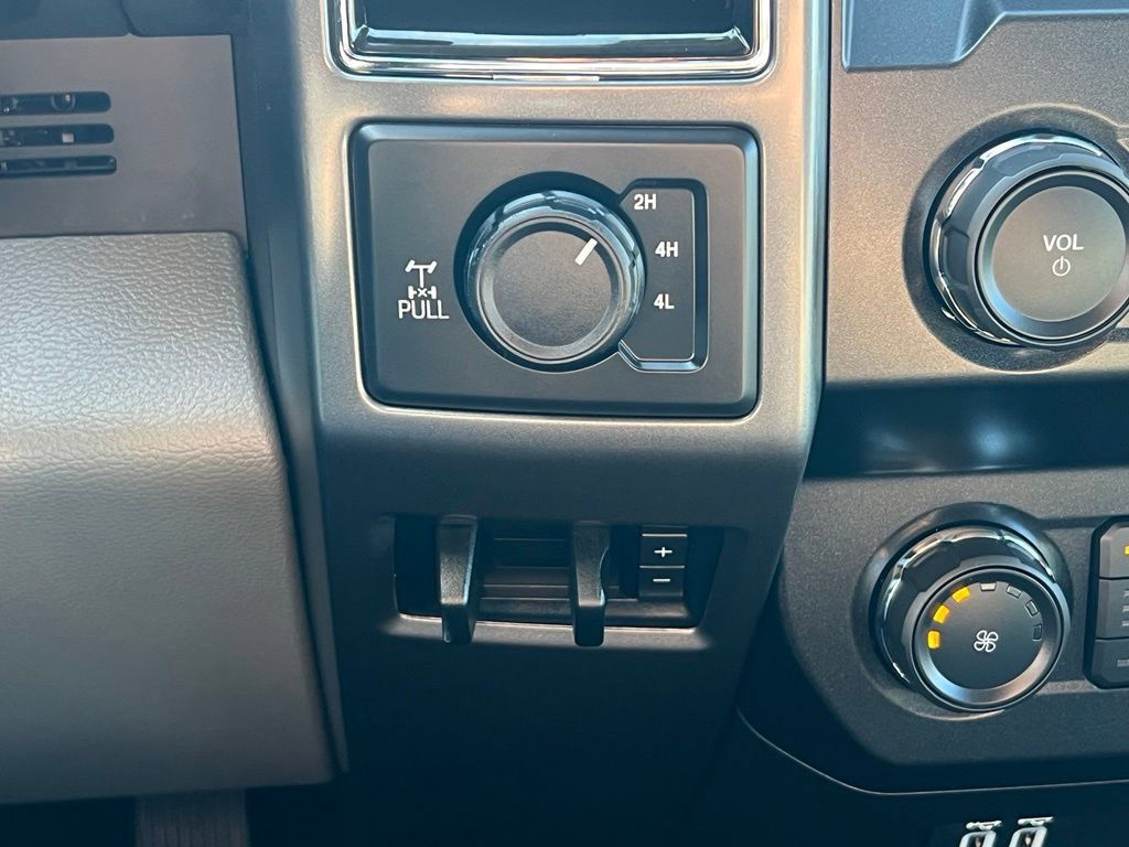 Used 2019 Ford F250 XLT w/ XLT Premium Package AWD/4WD image 31