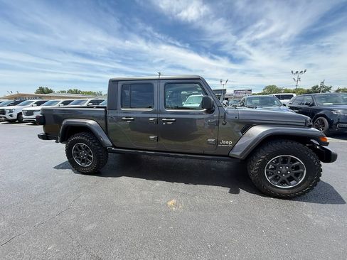 Used 2022 Jeep Gladiator Overland w/ Popular Equipment Package AWD/4WD image 2