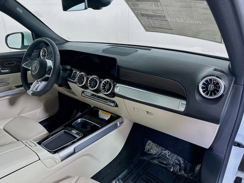 New 2026 Mercedes-Benz GLB 250 4MATIC image 30