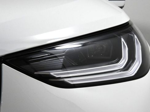 Used 2025 BMW X3 xDrive30i w/ Premium Package image 11