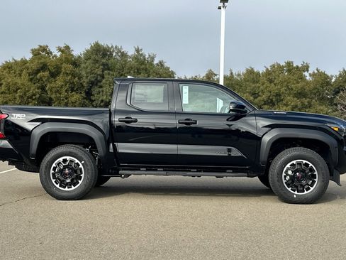 New 2025 Toyota Tacoma TRD Off-Road image 3