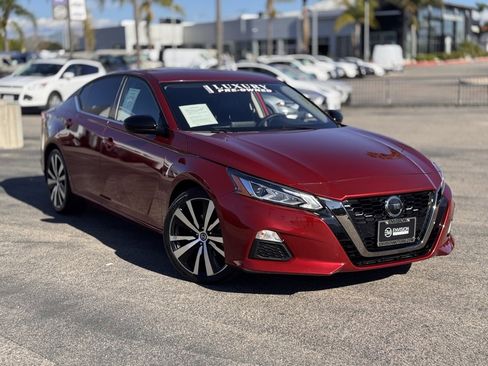 Used 2020 Nissan Altima 2.5 SR image 2