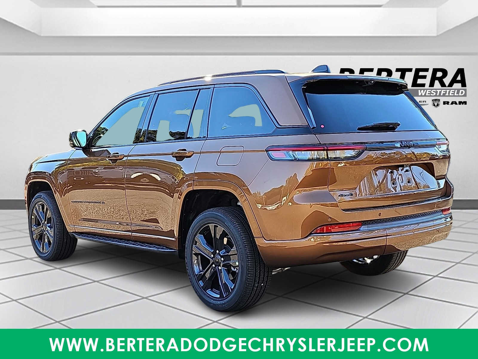 New 2027 Jeep Grand Cherokee Limited AWD/4WD image 3