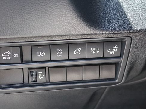 Used 2023 Toyota Tundra SR5 w/ SR5 Convenience Package AWD/4WD image 27