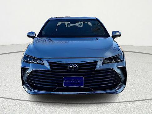Used 2021 Toyota Avalon XLE w/ Moonroof Package image 2