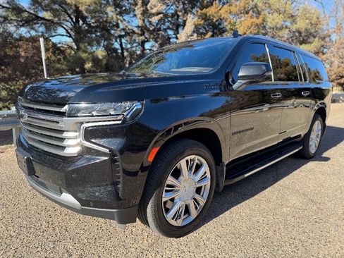 Used 2021 Chevrolet Suburban High Country image 1